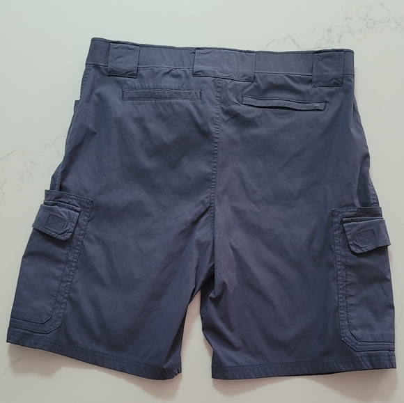Men's Eddie Bauer Cargo Shorts Blue Size 36 NWOT - Picture 2 of 4